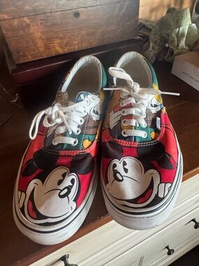 Vans Men’s Disney Collab Mickey Mouse and Friends Goofy Pluto Sneakers